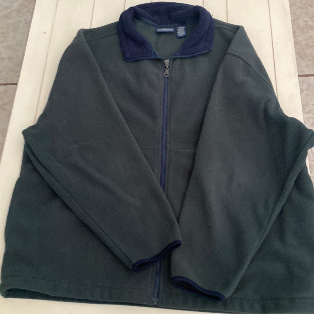 Basic Editions Mens’ flannel  jacket.  Green & navy collar & sleeve trim. Size L